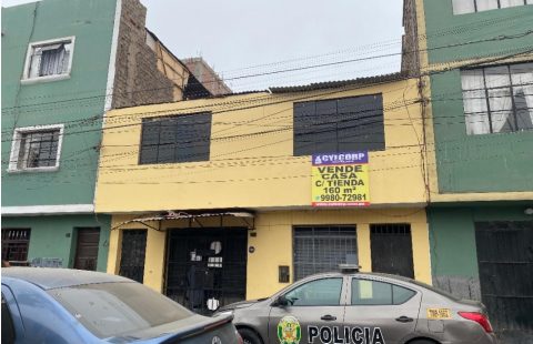 EL AGUSTINO FRENTE PARQUE POR COMISARIA SAN CAYETANO IDEAL EMPRESAS, TALLER O VIVIENDA MULTIFAMILIAR, 8 HAMBIENTES, BAÑOS, 2 TIENDAS, TRASTIENDAS, PATIO A.C.220M2 A.T.160M2